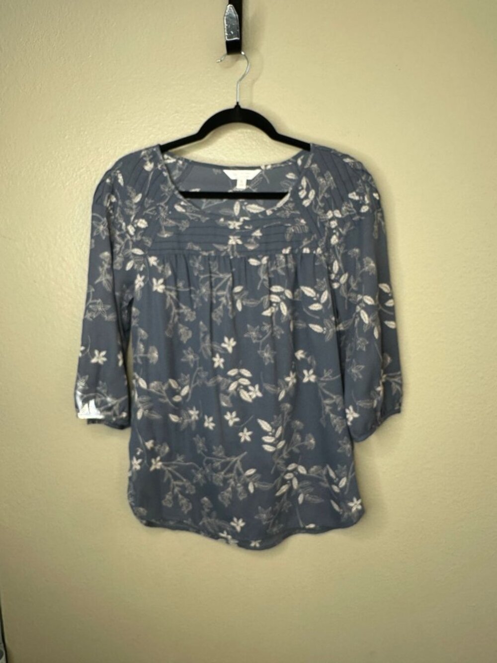 Lauren Conrad Women's Gray Blouse size Small long sleeve round neck pullover